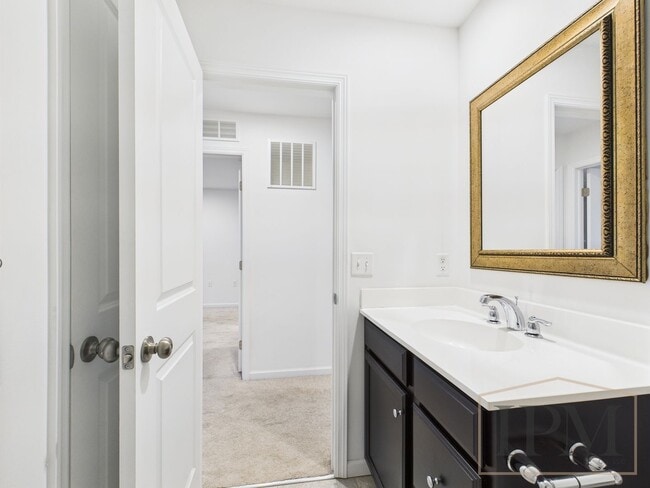 Building Photo - 2-bedroom 2.5 bath Luxury Townhome located...