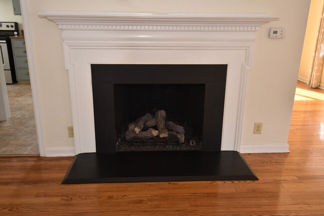 Building Photo - Adorable 3 Bedroom on McKinley Ave. South ...