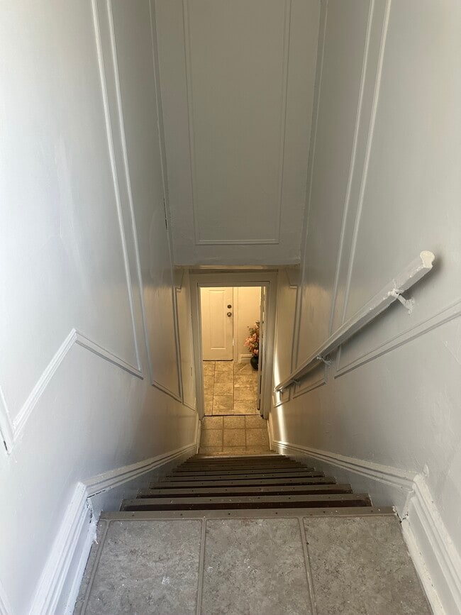 Building Photo - 52 Brookdale Ave