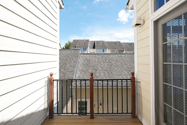 Building Photo - Pet-Friendly Cherry Hill Townhome