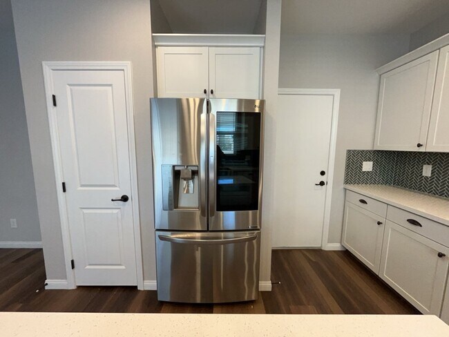 Building Photo - 2122 Bethesda Fountain Rd