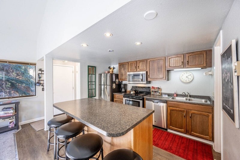 Building Photo - 2025 Canyons Resort Dr