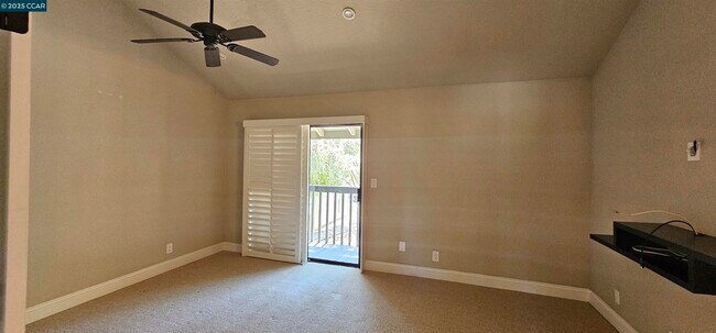 Building Photo - 1597 Ashwood Dr