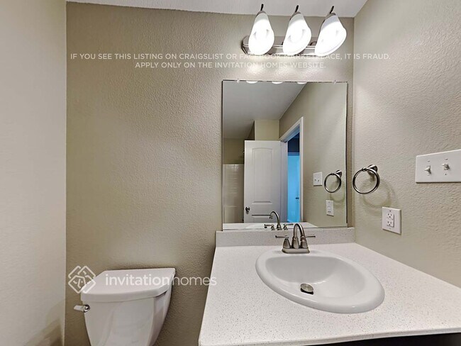 Building Photo - 14408 Cloudview Way