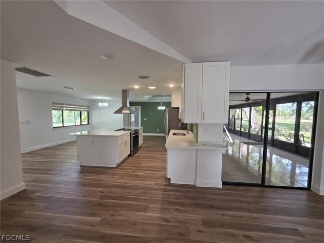 Building Photo - 1250 Riverbend Dr
