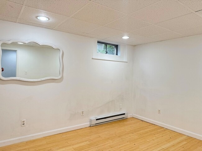 Building Photo - 4 Churchill Ct