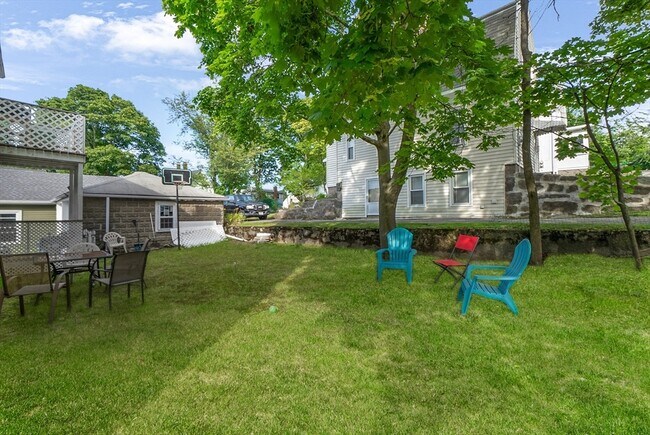 Building Photo - 39 McDonald St