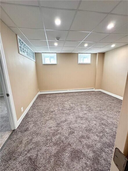 Building Photo - 143 Pidge Ave