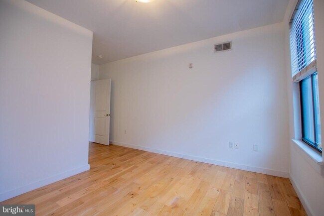 Building Photo - 224 Church St