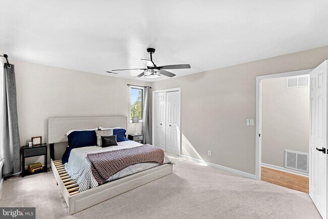 Building Photo - 862 Carrier Dr