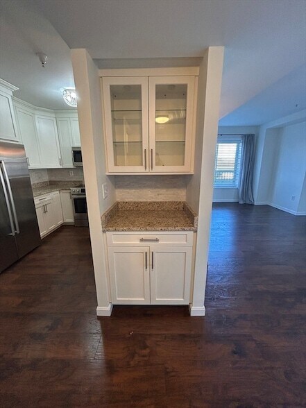 Building Photo - 1 Cityview Ln