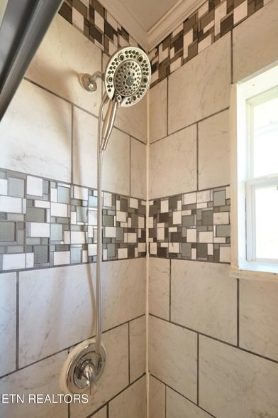 Building Photo - 548 Murray Rd NW