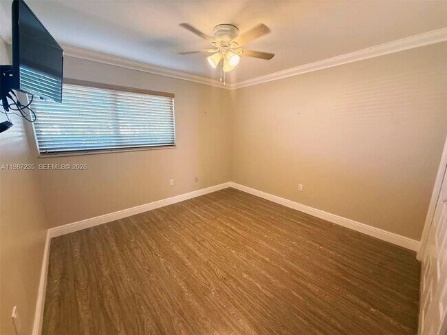 Building Photo - 1804 SW 104th Ct