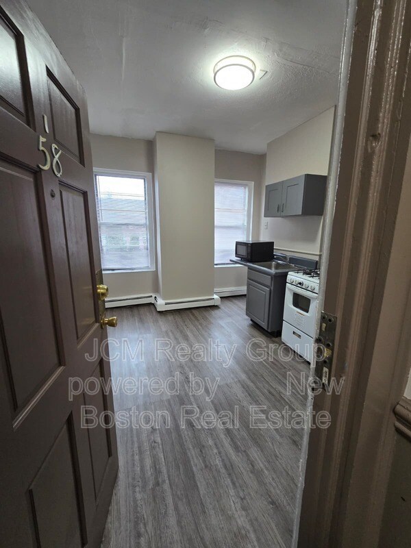 Building Photo - 5 Union Ave