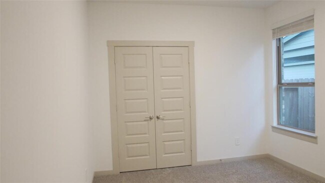 Building Photo - 29506 Red Rocks Pk Dr