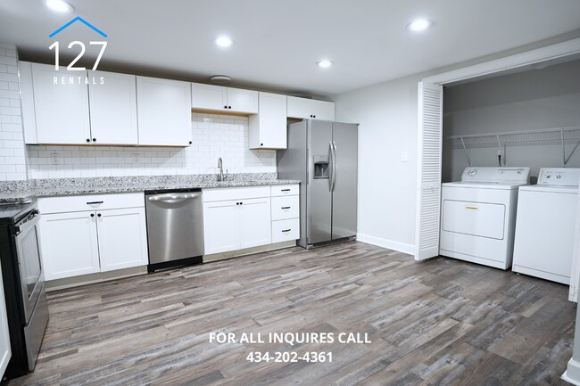Building Photo - 4 Bedroom Unit with Electric and Water Utilities Included!!