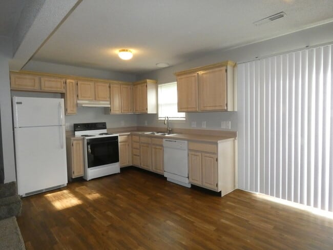 Building Photo - 10613 N Locust Ct