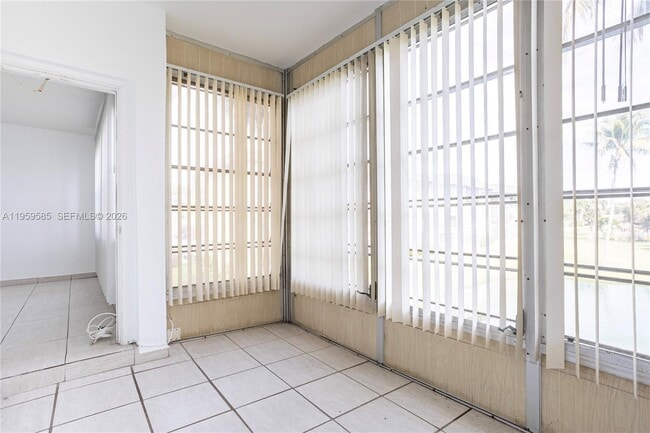 Building Photo - 5021 W Oakland Park Blvd