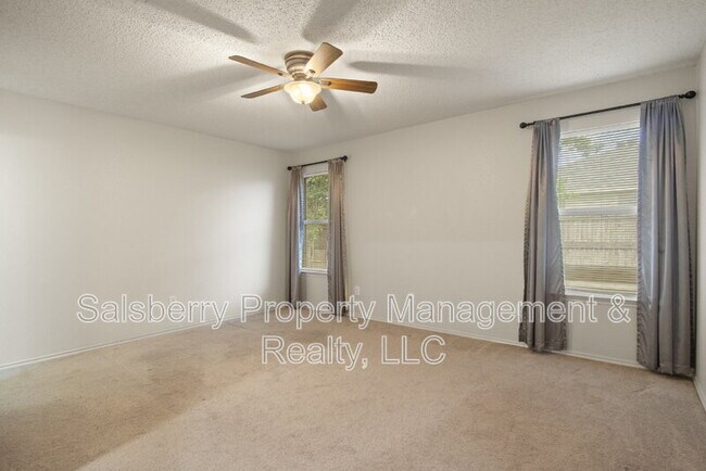 Building Photo - 536 Del Mar Dr