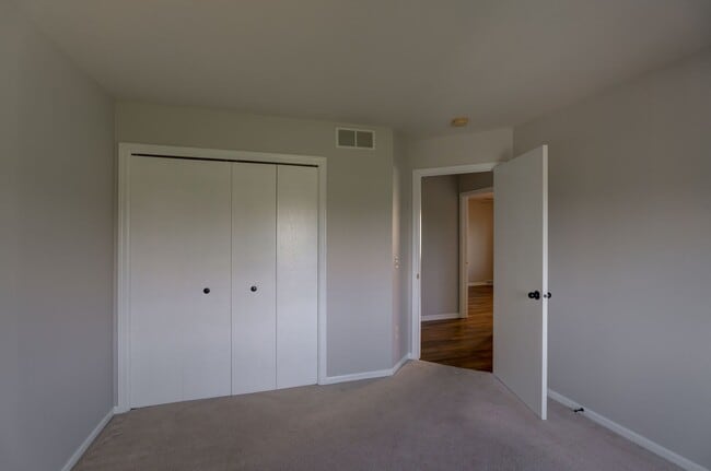 Building Photo - 2770 Sunflower Dr