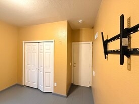 Building Photo - 3108 Oakland Ave