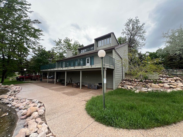 Building Photo - 3951 Fairway Hills Dr