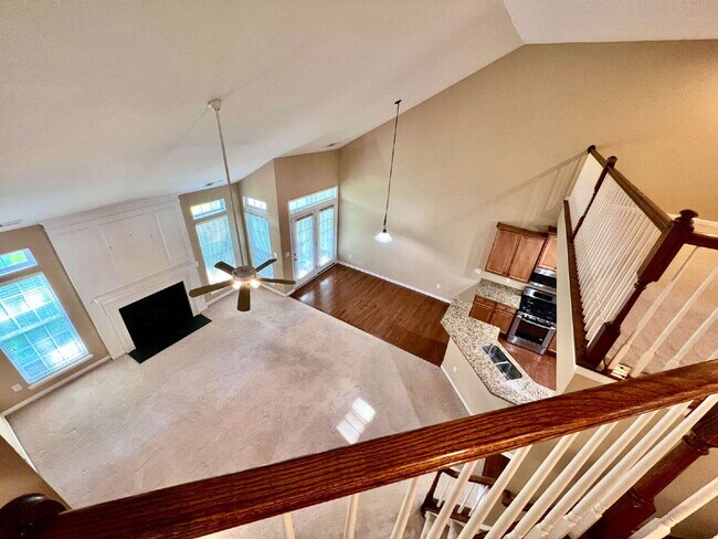 Building Photo - EXCELLENT LOCATION!