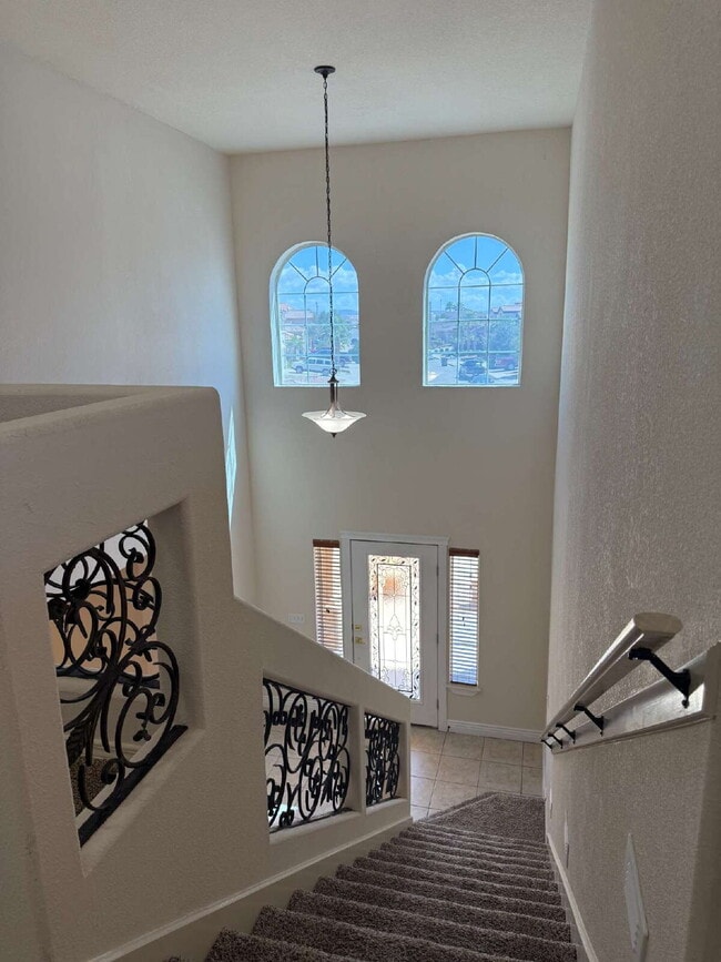 Building Photo - 3737 Tierra Campa Dr