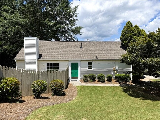 Building Photo - 2657 Laurel Ln NW