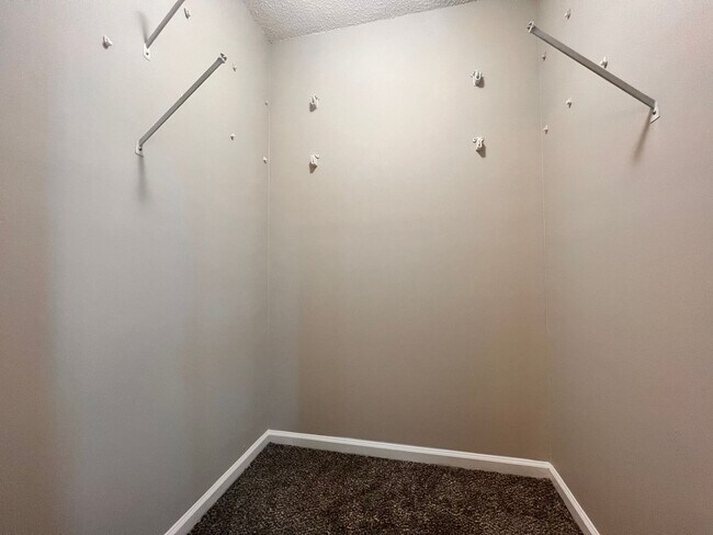 Building Photo - 276 Kenny Dr