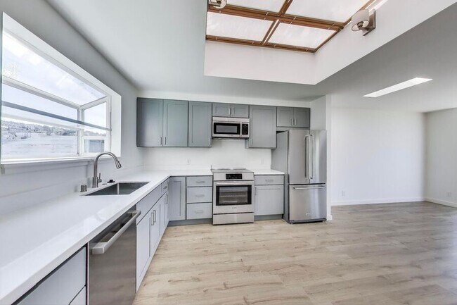Building Photo - 2137 Lombard St