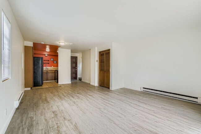 Building Photo - 927 28th Ave S
