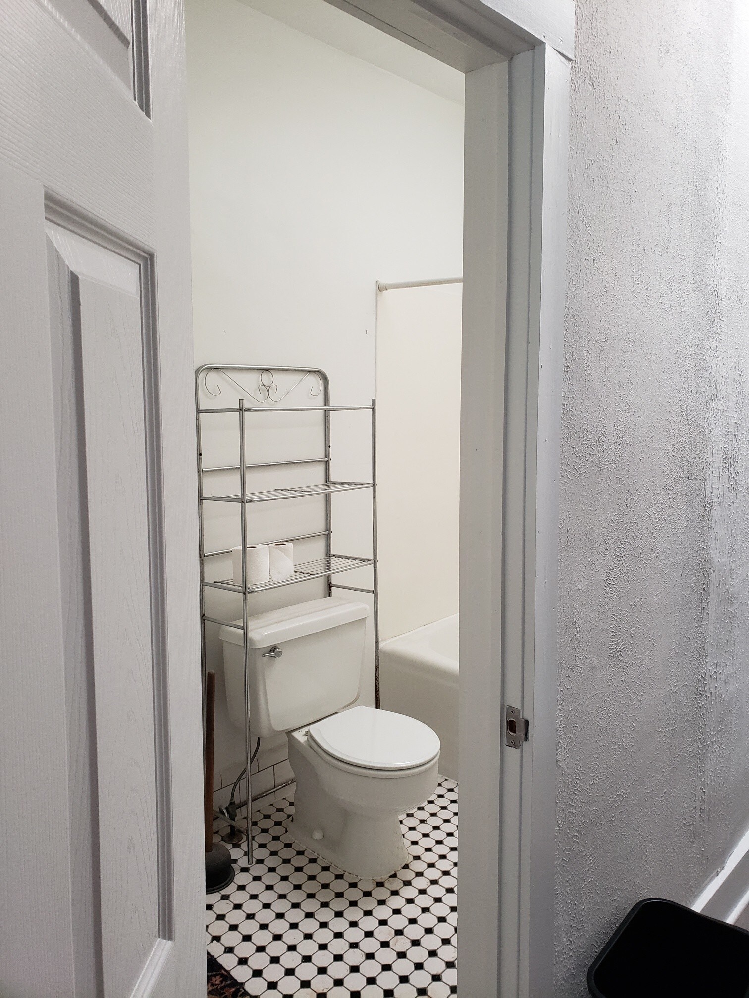 Building Photo - 311 E Main St