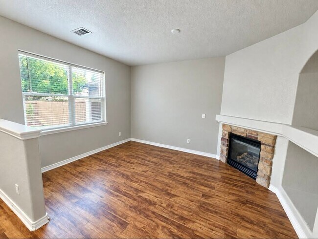 Building Photo - 5551 W 29th St