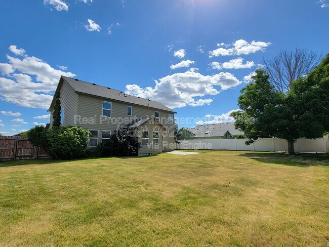 Building Photo - 4003 Segovia Dr