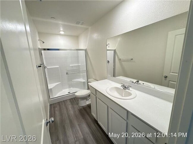 Building Photo - Beautiful Townhome with Quartz Counters & Private Setting in Southwest Las Vegas
