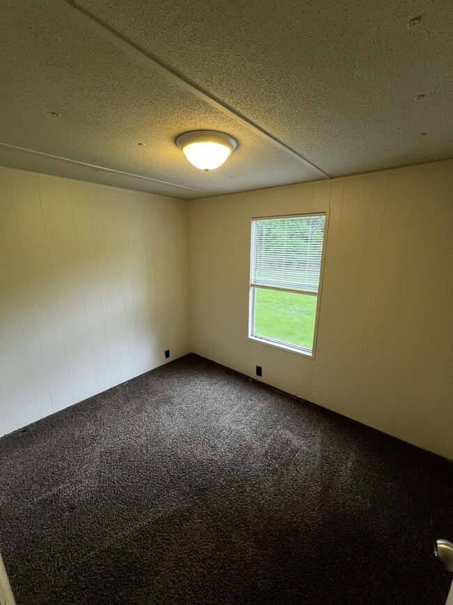 Building Photo - 1031 Aaron Ln