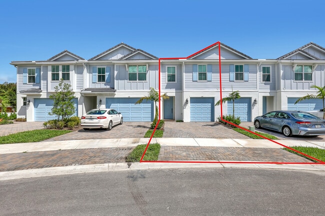 Building Photo - 105 SE Birch Ter