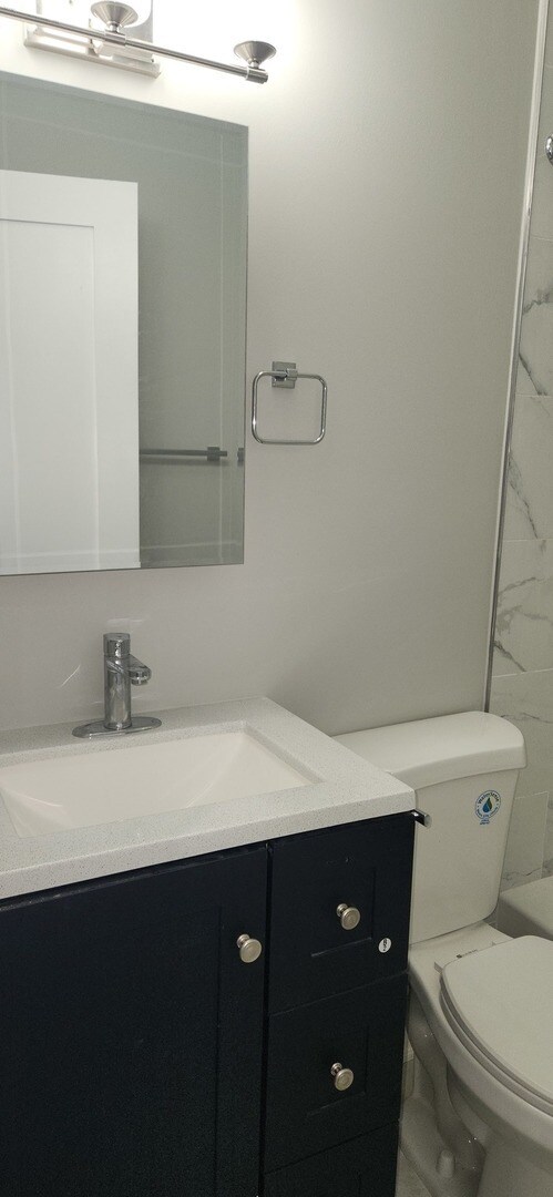 Building Photo - 1023 E 45th St