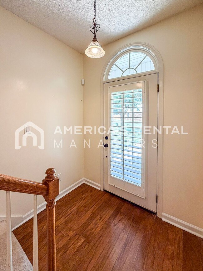Building Photo - 1713 Savannah Park Ln