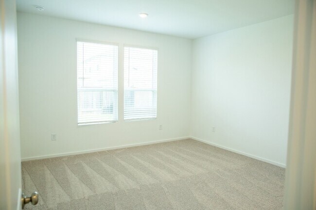 Building Photo - 26255 Arrowleaf Dr