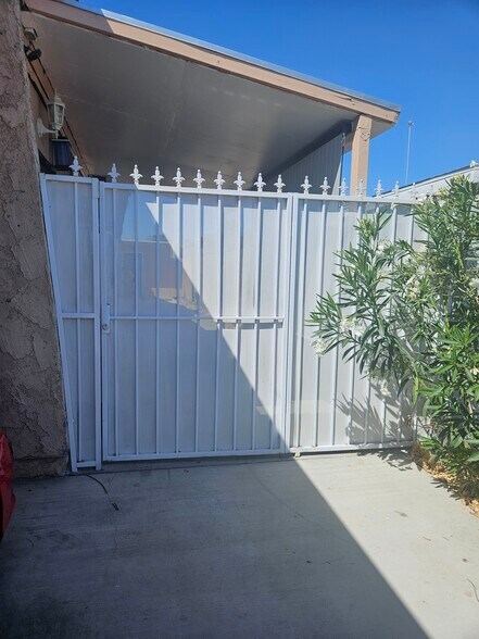 Building Photo - 3911 Placita Ave