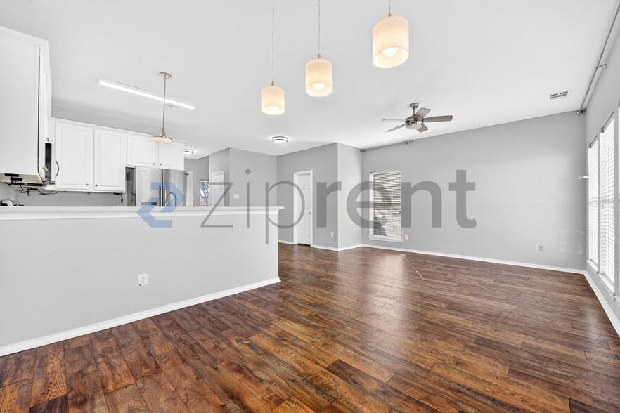 Building Photo - 8797 Holly St