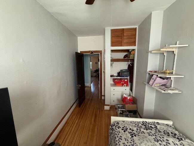 Building Photo - 1349 W 41st St