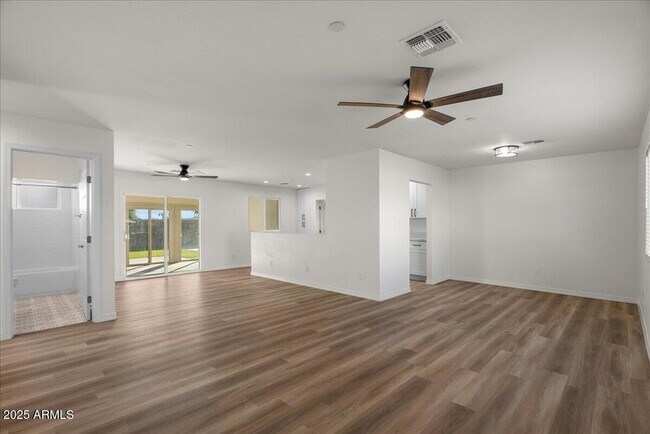 Building Photo - 2623 N 74th Pl