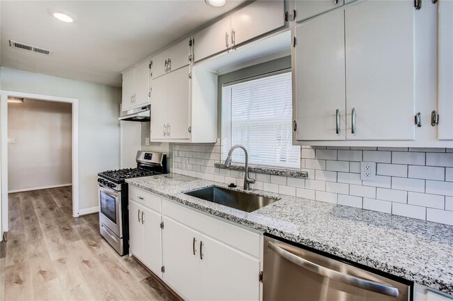 Building Photo - 4137 Woodfin St