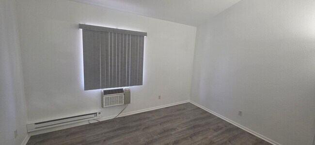 Building Photo - 1705 Oakshire Ln