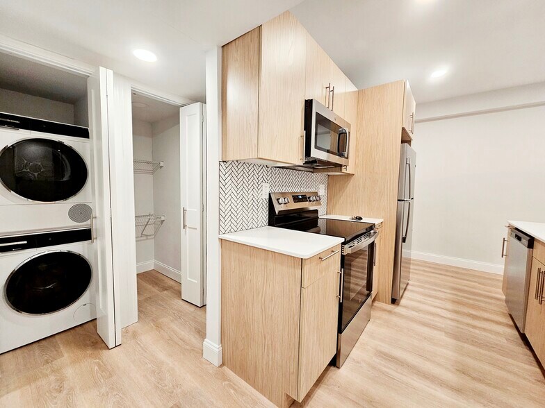 Building Photo - 501 Beacon St