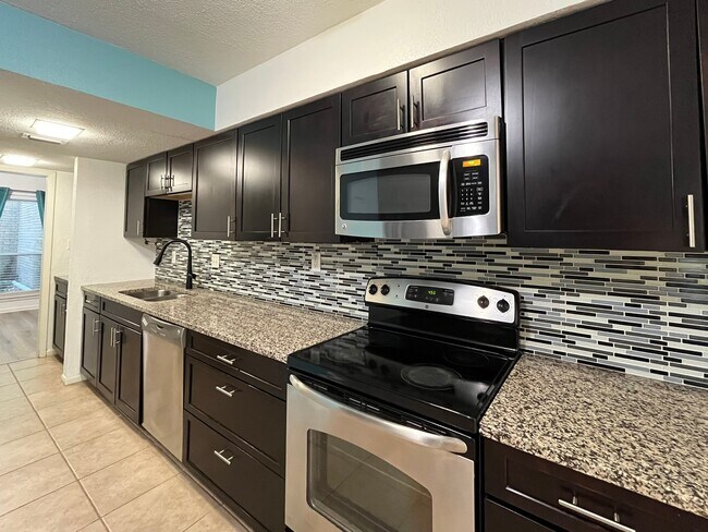 Building Photo - 70 Chervil Common