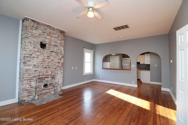 Building Photo - 158 State St